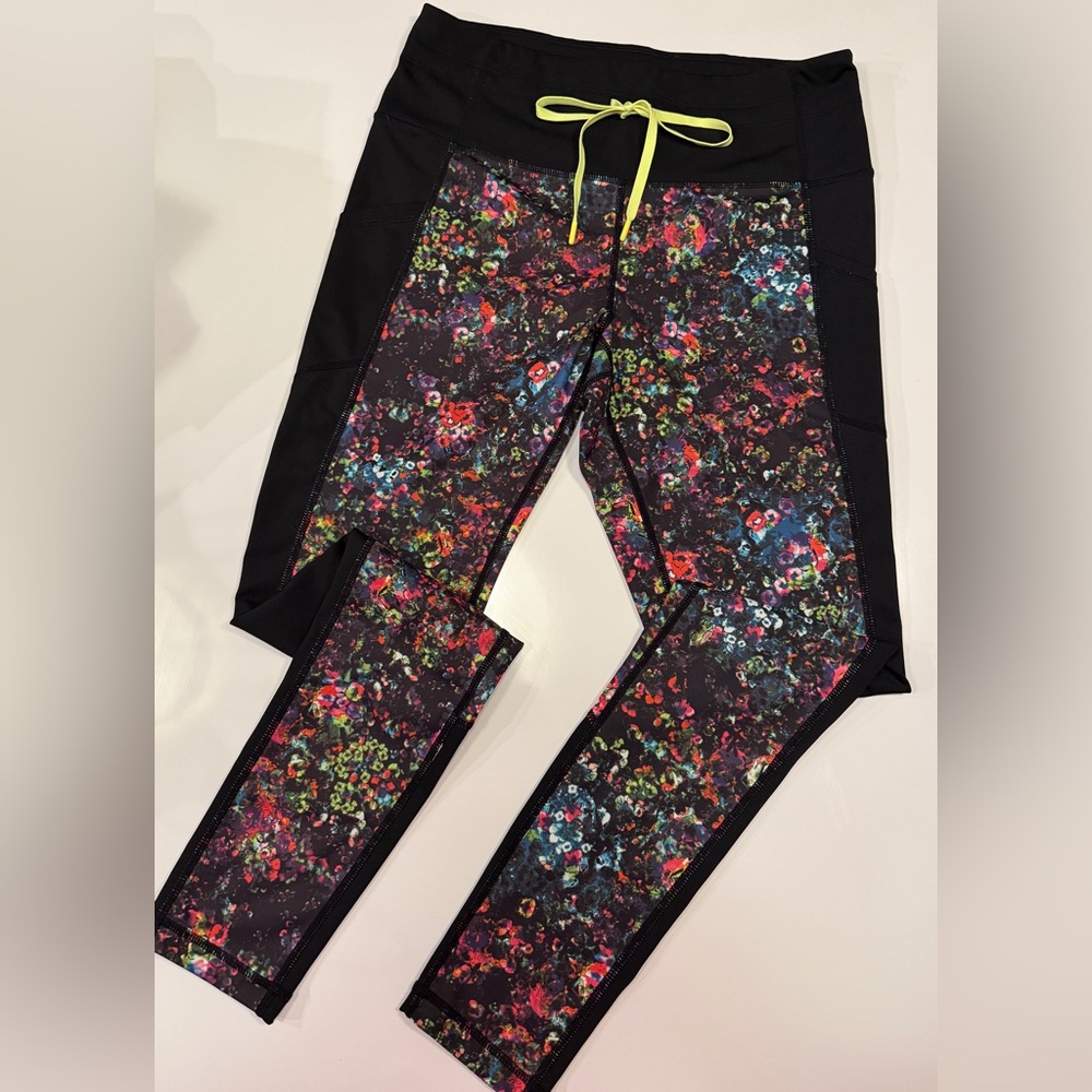 Zella Black Multicolor Floral Leggings Side Pockets Size L